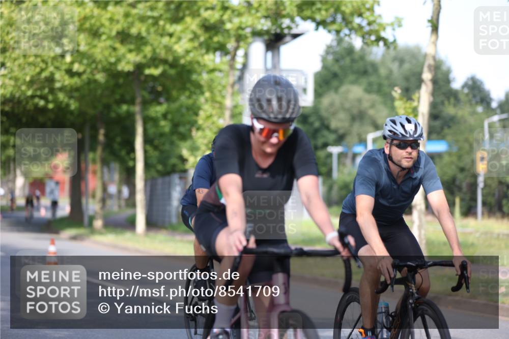 10.08.2025 - GEWOBA Citytriathlon Bremen Yannick Fuchs http://msf.ph/oto/8541709 10.08.2025 10:38:19 Radfahren 5, 19, 93, 101, 207, 247, 391, 463, 475, 482 meine-sportfotos.de