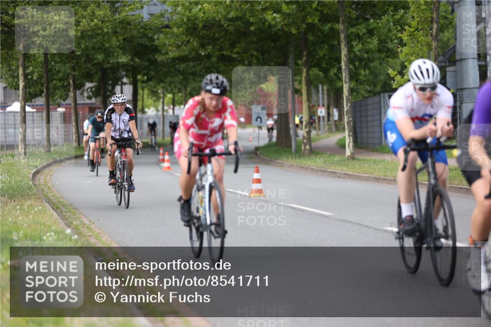 10.08.2025 - GEWOBA Citytriathlon Bremen Yannick Fuchs http://msf.ph/oto/8541711 10.08.2025 12:46:39 Radfahren 576, 605, 799, 823, 903, 918, 962, 1007, 1020 meine-sportfotos.de