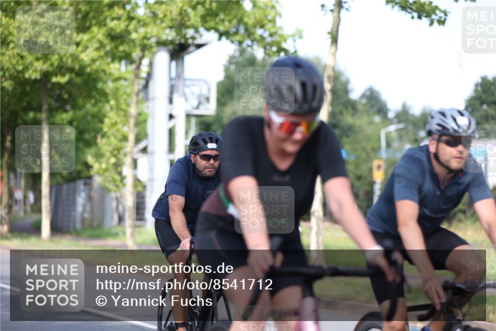 10.08.2025 - GEWOBA Citytriathlon Bremen Yannick Fuchs http://msf.ph/oto/8541712 10.08.2025 10:38:19 Radfahren 5, 19, 93, 101, 207, 247, 391, 463, 475, 482 meine-sportfotos.de