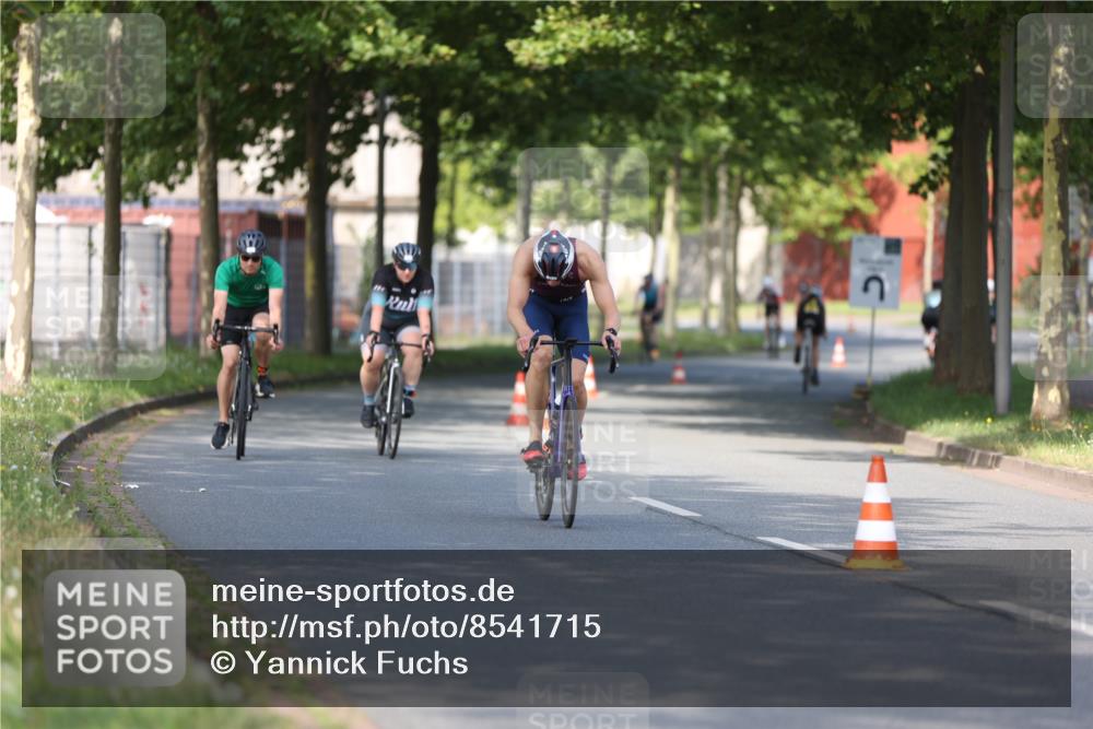 10.08.2025 - GEWOBA Citytriathlon Bremen Yannick Fuchs http://msf.ph/oto/8541715 10.08.2025 10:38:20 Radfahren 5, 19, 93, 101, 207, 211, 247, 391, 463, 475, 482 meine-sportfotos.de