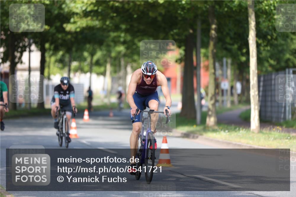 10.08.2025 - GEWOBA Citytriathlon Bremen Yannick Fuchs http://msf.ph/oto/8541721 10.08.2025 10:38:21 Radfahren 5, 19, 93, 101, 207, 211, 247, 391, 463, 475, 482 meine-sportfotos.de