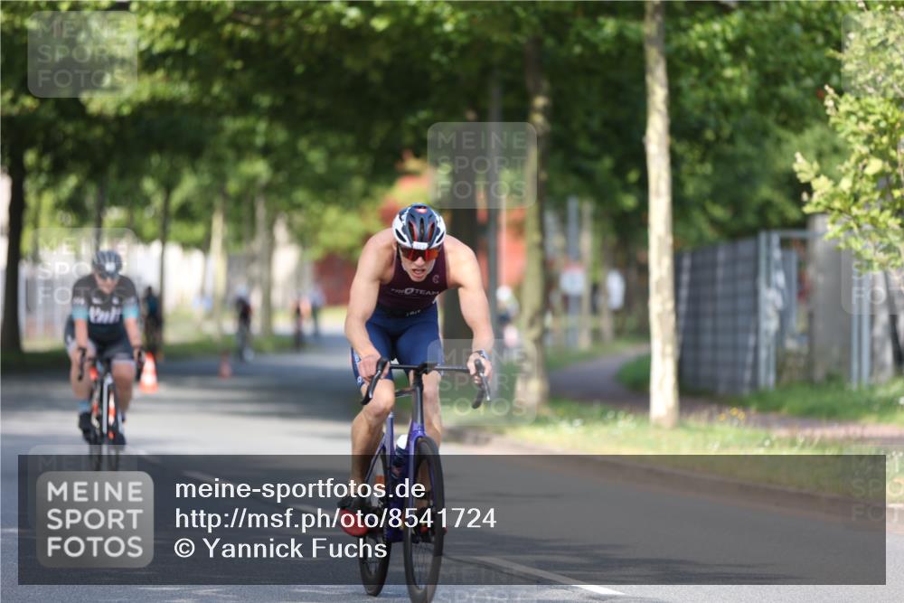 10.08.2025 - GEWOBA Citytriathlon Bremen Yannick Fuchs http://msf.ph/oto/8541724 10.08.2025 10:38:21 Radfahren 5, 19, 93, 101, 207, 211, 247, 391, 463, 475, 482 meine-sportfotos.de