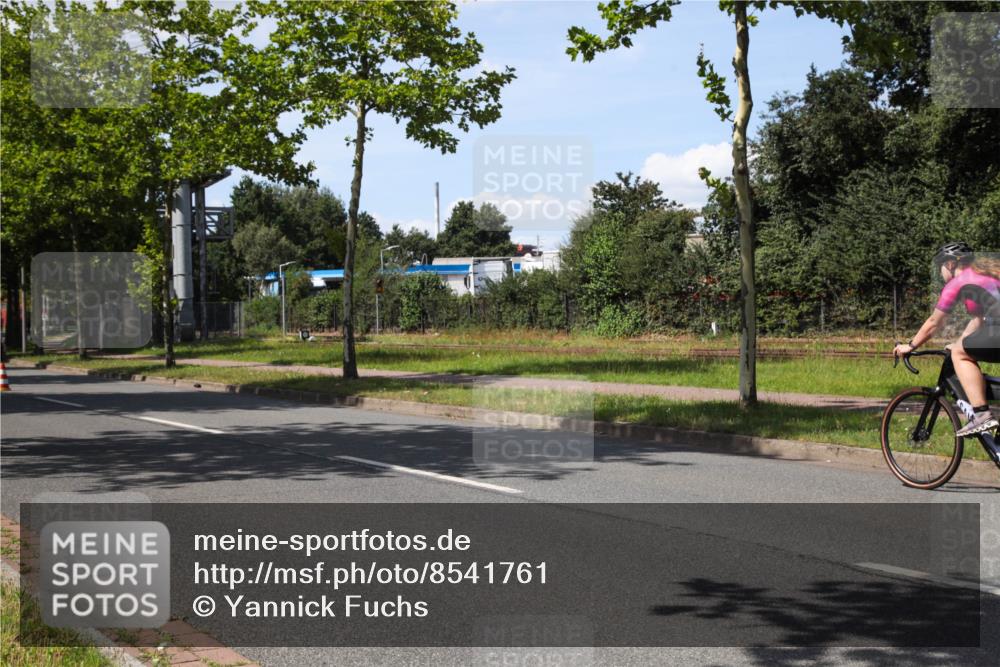 10.08.2025 - GEWOBA Citytriathlon Bremen Yannick Fuchs http://msf.ph/oto/8541761 10.08.2025 14:30:11 Radfahren 42, 66, 95, 112, 148, 149, 315, 337, 361, 374, 400, 402, 410, 429, 454 meine-sportfotos.de