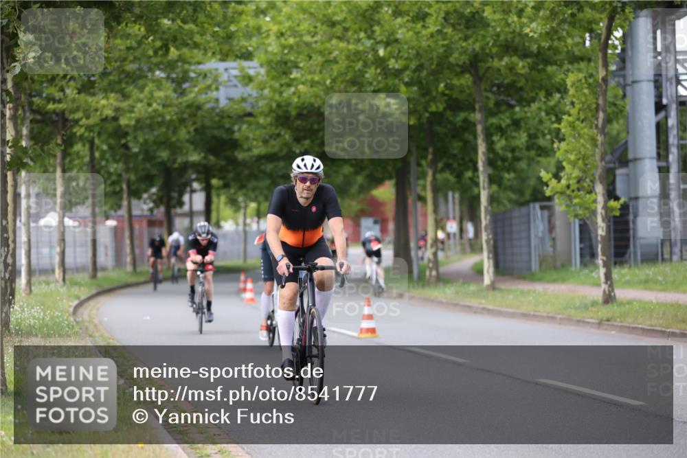 10.08.2025 - GEWOBA Citytriathlon Bremen Yannick Fuchs http://msf.ph/oto/8541777 10.08.2025 12:46:44 Radfahren 576, 605, 799, 823, 903, 918, 962, 1007, 1020 meine-sportfotos.de