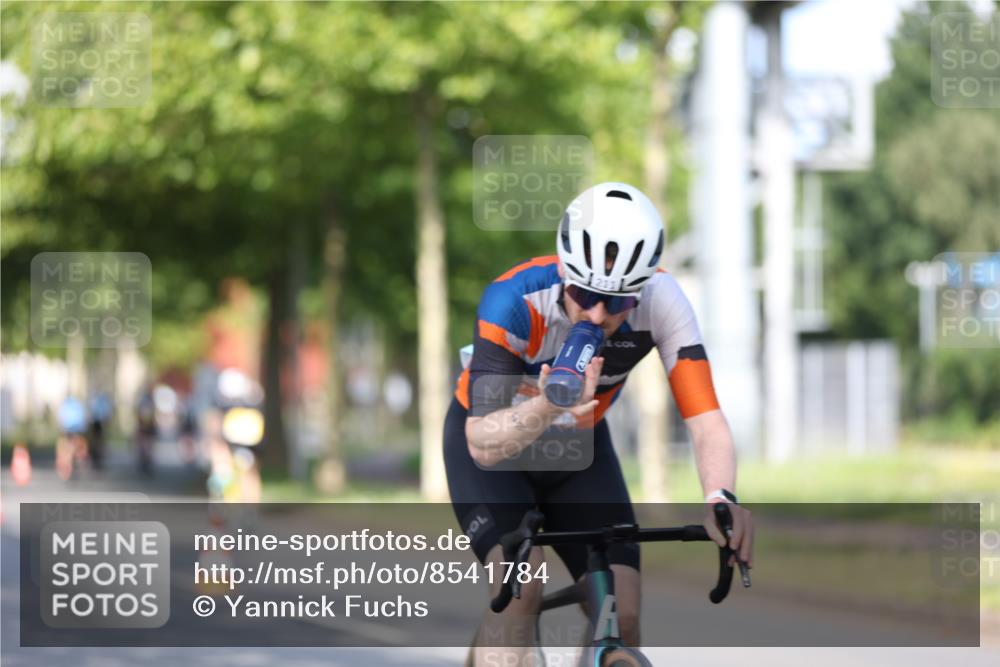 10.08.2025 - GEWOBA Citytriathlon Bremen Yannick Fuchs http://msf.ph/oto/8541784 10.08.2025 10:38:31 Radfahren 5, 19, 63, 93, 101, 163, 207, 211, 391, 463, 475, 513 meine-sportfotos.de