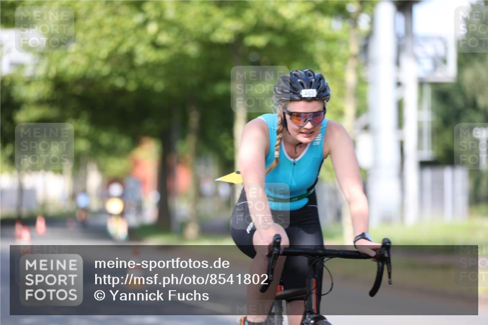 10.08.2025 - GEWOBA Citytriathlon Bremen Yannick Fuchs http://msf.ph/oto/8541802 10.08.2025 10:38:33 Radfahren 5, 31, 63, 101, 163, 211, 391, 429, 463, 475, 513 meine-sportfotos.de