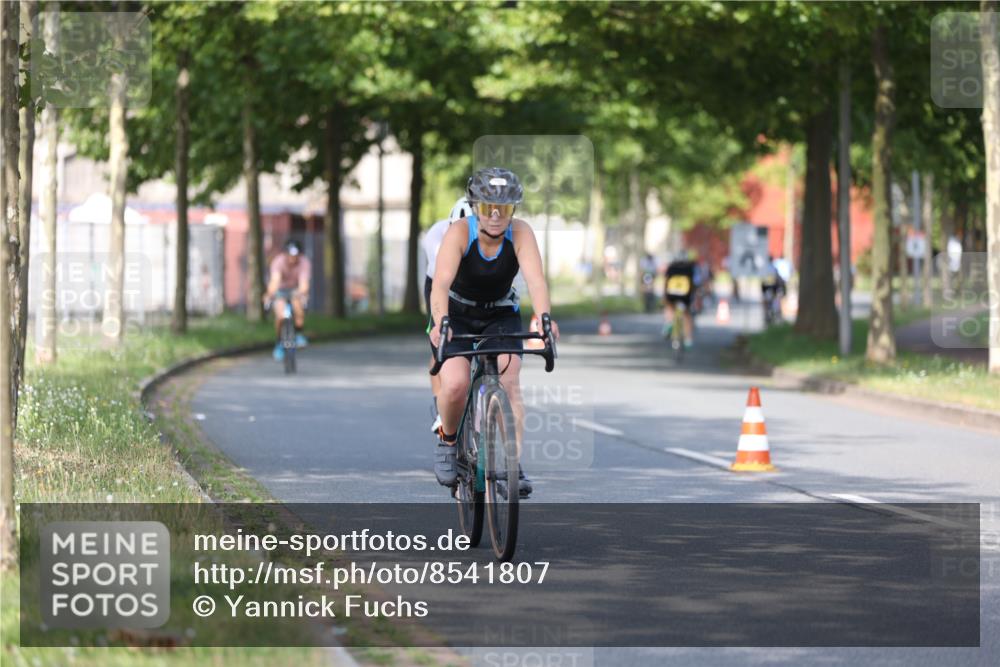 10.08.2025 - GEWOBA Citytriathlon Bremen Yannick Fuchs http://msf.ph/oto/8541807 10.08.2025 10:38:34 Radfahren 5, 31, 63, 101, 163, 211, 391, 429, 443, 463, 475, 513 meine-sportfotos.de