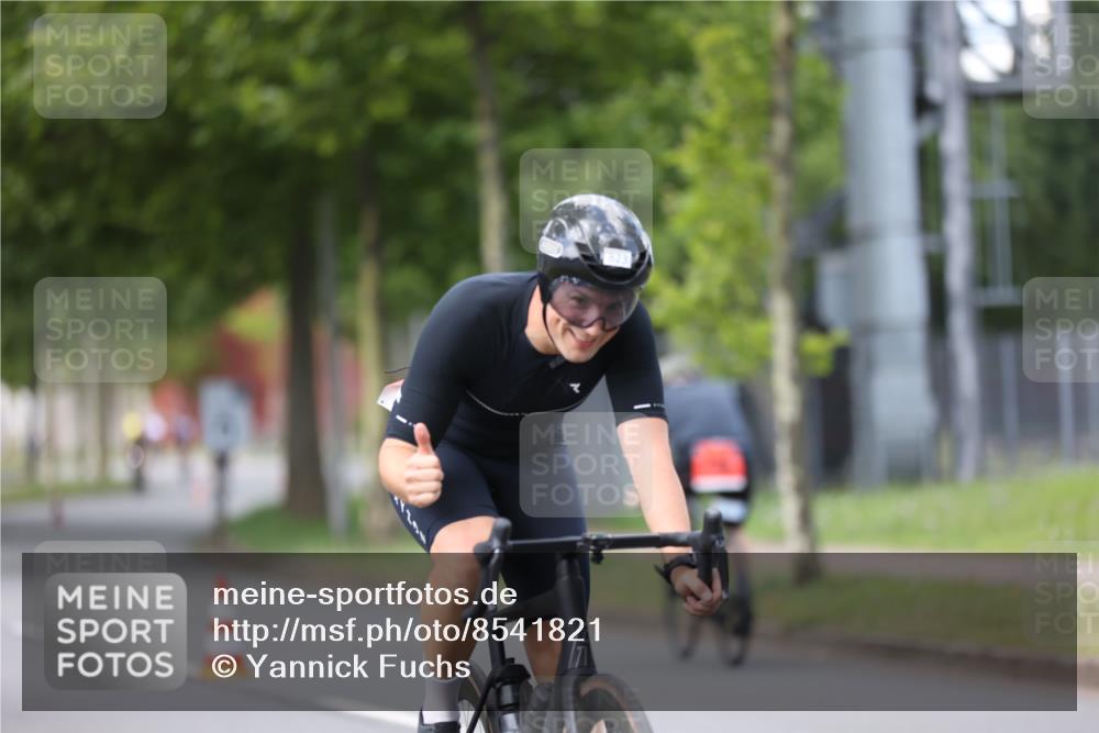 10.08.2025 - GEWOBA Citytriathlon Bremen Yannick Fuchs http://msf.ph/oto/8541821 10.08.2025 12:46:49 Radfahren 576, 605, 760, 799, 823, 903, 918, 962, 968, 1007, 1020 meine-sportfotos.de