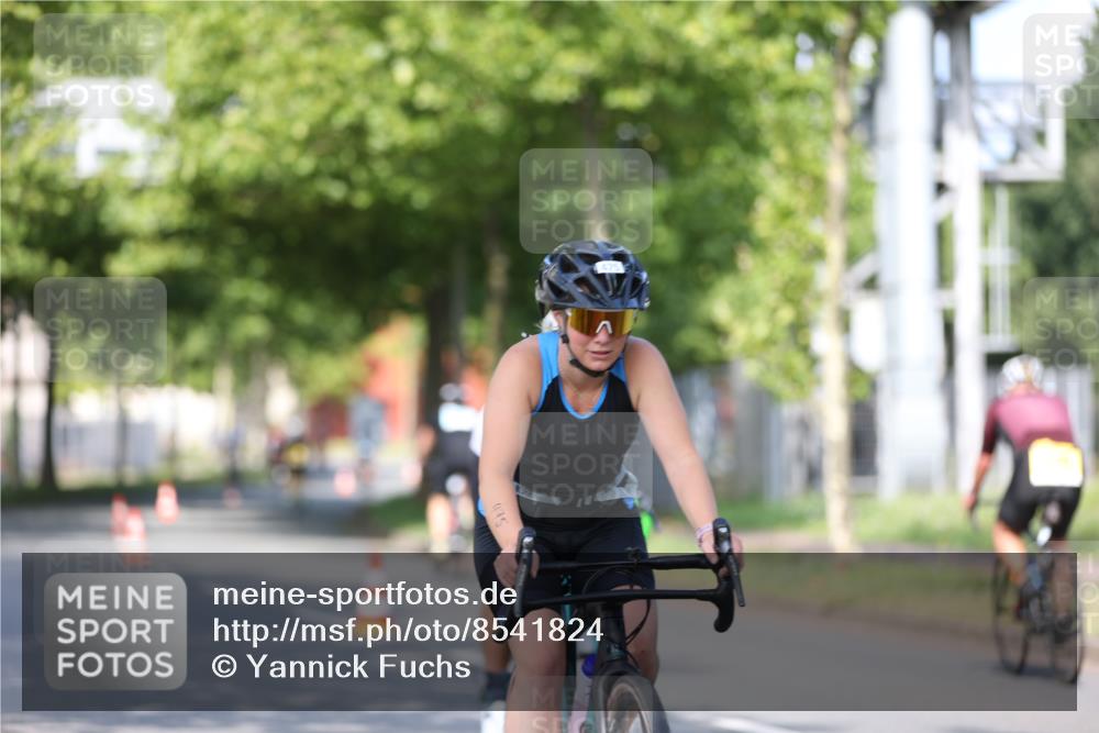 10.08.2025 - GEWOBA Citytriathlon Bremen Yannick Fuchs http://msf.ph/oto/8541824 10.08.2025 10:38:35 Radfahren 5, 31, 63, 101, 163, 211, 391, 429, 443, 463, 475, 513 meine-sportfotos.de