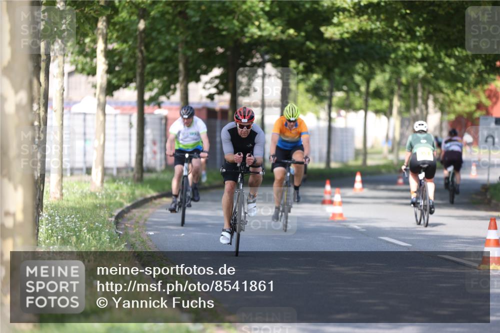 10.08.2025 - GEWOBA Citytriathlon Bremen Yannick Fuchs http://msf.ph/oto/8541861 10.08.2025 10:38:44 Radfahren 31, 63, 119, 163, 211, 429, 443, 475, 506, 513 meine-sportfotos.de