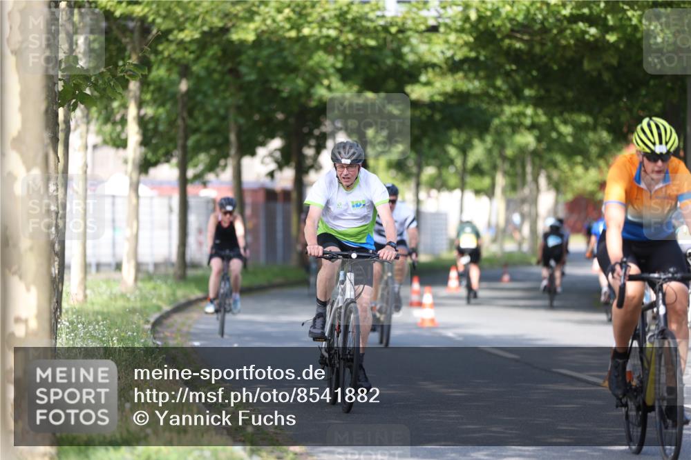 10.08.2025 - GEWOBA Citytriathlon Bremen Yannick Fuchs http://msf.ph/oto/8541882 10.08.2025 10:38:46 Radfahren 31, 63, 119, 163, 417, 429, 443, 506, 513 meine-sportfotos.de