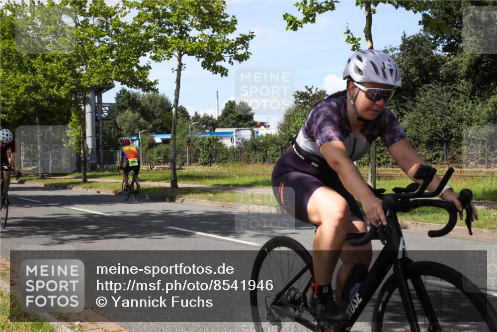 10.08.2025 - GEWOBA Citytriathlon Bremen Yannick Fuchs http://msf.ph/oto/8541946 10.08.2025 14:30:38 Radfahren 8, 12, 33, 107, 178, 328, 329, 338, 341, 345, 347, 356, 381, 399, 409, 416, 461, 492 meine-sportfotos.de