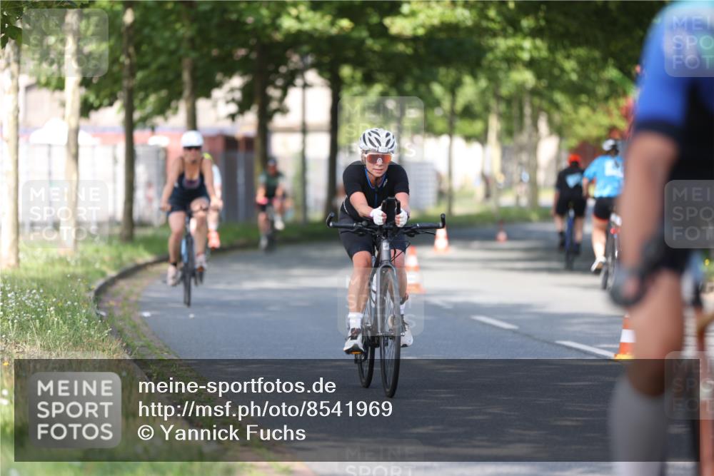 10.08.2025 - GEWOBA Citytriathlon Bremen Yannick Fuchs http://msf.ph/oto/8541969 10.08.2025 10:39:03 Radfahren 111, 113, 215, 417, 472, 498, 499 meine-sportfotos.de
