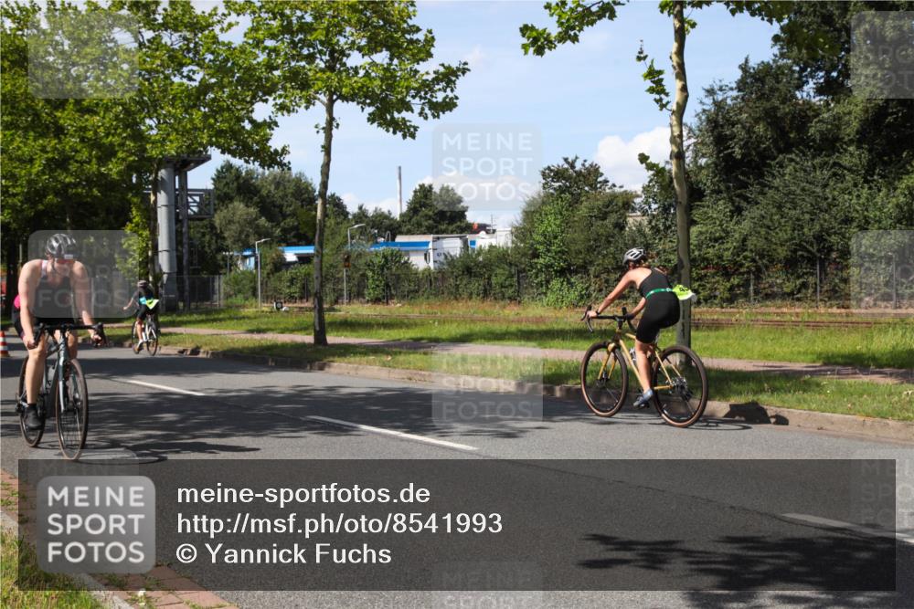 10.08.2025 - GEWOBA Citytriathlon Bremen Yannick Fuchs http://msf.ph/oto/8541993 10.08.2025 14:30:43 Radfahren 12, 107, 178, 328, 341, 345, 347, 356, 381, 399, 409, 416, 461, 504, 510 meine-sportfotos.de