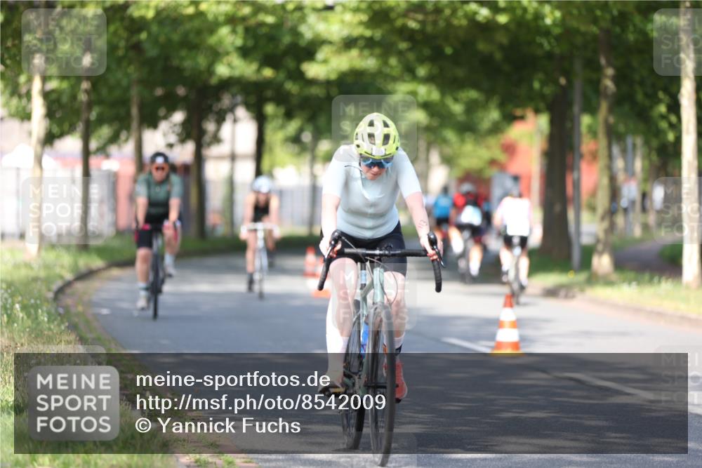 10.08.2025 - GEWOBA Citytriathlon Bremen Yannick Fuchs http://msf.ph/oto/8542009 10.08.2025 10:39:07 Radfahren 35, 107, 111, 113, 165, 215, 417, 472, 498, 499 meine-sportfotos.de