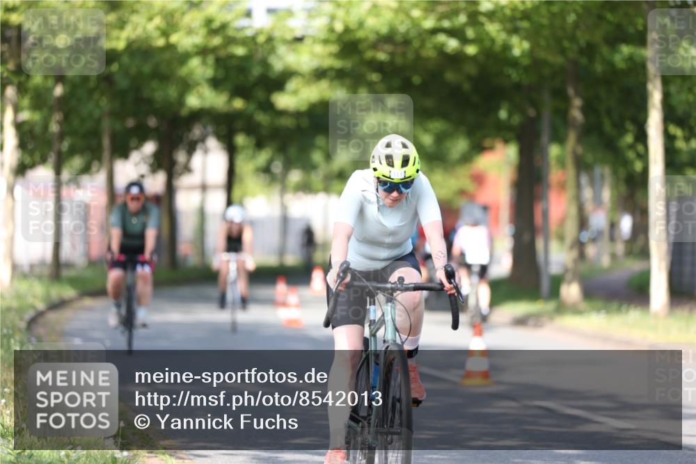 10.08.2025 - GEWOBA Citytriathlon Bremen Yannick Fuchs http://msf.ph/oto/8542013 10.08.2025 10:39:07 Radfahren 35, 107, 111, 113, 165, 215, 417, 472, 498, 499 meine-sportfotos.de