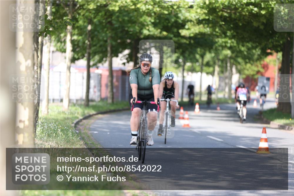 10.08.2025 - GEWOBA Citytriathlon Bremen Yannick Fuchs http://msf.ph/oto/8542022 10.08.2025 10:39:09 Radfahren 35, 107, 111, 113, 165, 215, 417, 472, 498, 499 meine-sportfotos.de