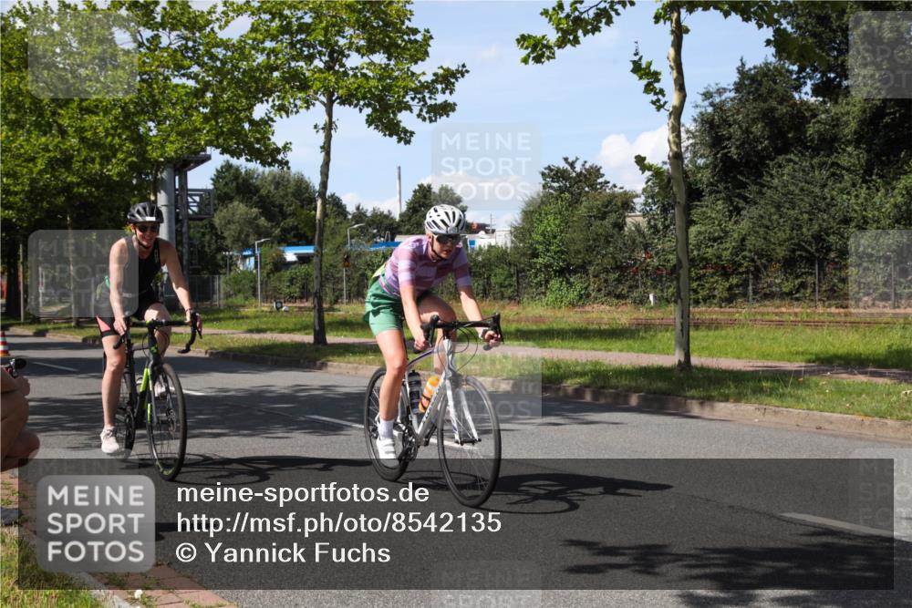 10.08.2025 - GEWOBA Citytriathlon Bremen Yannick Fuchs http://msf.ph/oto/8542135 10.08.2025 14:31:00 Radfahren 155, 175, 335, 368, 385, 412, 504, 510 meine-sportfotos.de
