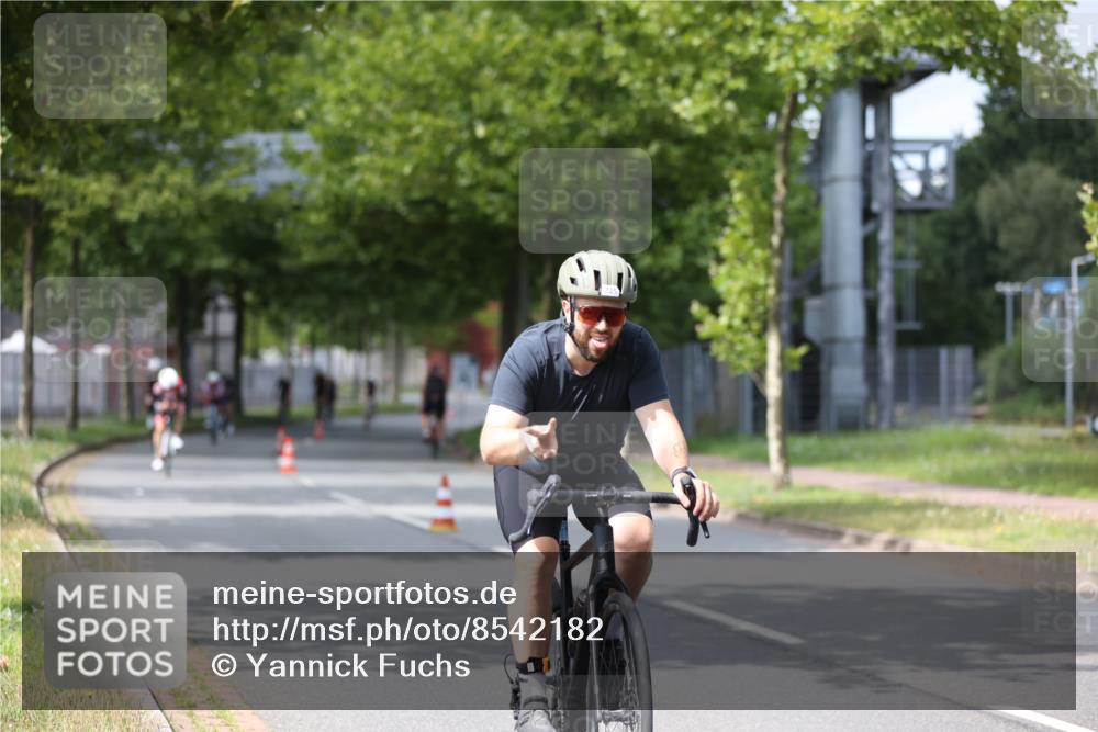 10.08.2025 - GEWOBA Citytriathlon Bremen Yannick Fuchs http://msf.ph/oto/8542182 10.08.2025 12:47:40 Radfahren 566, 587, 590, 654, 745, 753, 801, 884, 916, 943, 951 meine-sportfotos.de