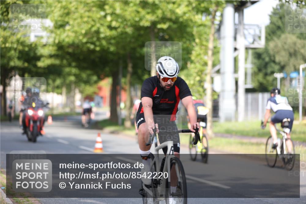 10.08.2025 - GEWOBA Citytriathlon Bremen Yannick Fuchs http://msf.ph/oto/8542220 10.08.2025 10:40:07 Radfahren 11, 55, 57, 61, 77, 79, 91, 135, 197, 227, 398, 496 meine-sportfotos.de