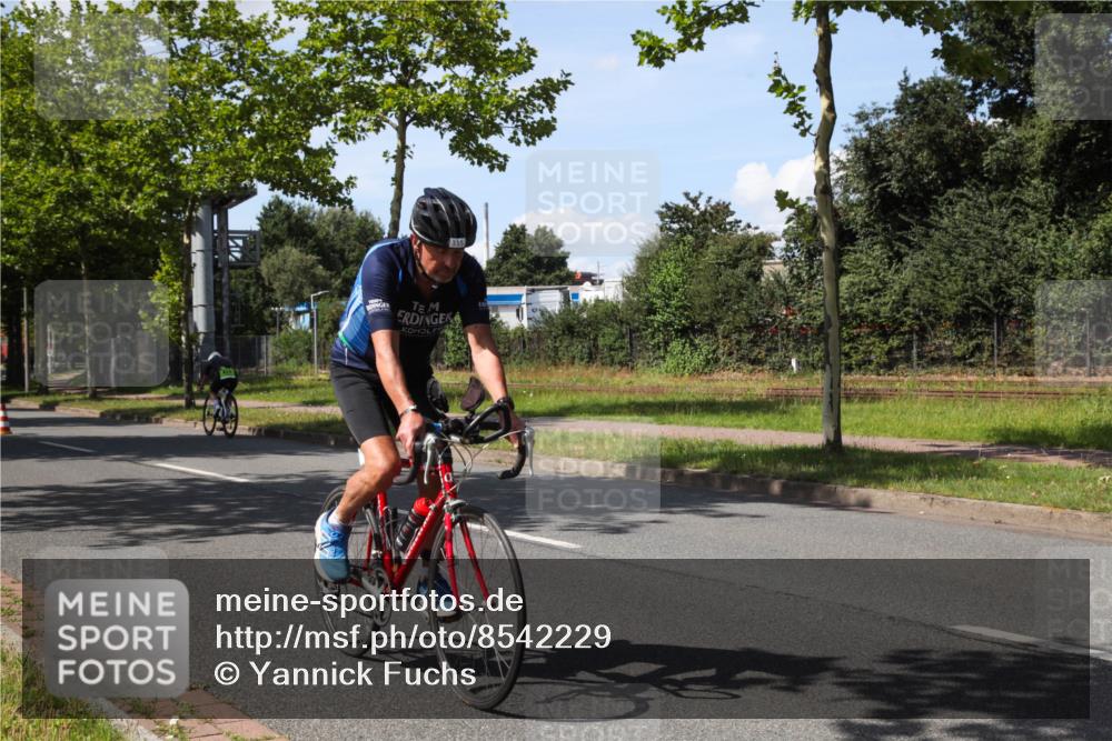 10.08.2025 - GEWOBA Citytriathlon Bremen Yannick Fuchs http://msf.ph/oto/8542229 10.08.2025 14:31:09 Radfahren 26, 155, 175, 335, 368, 385, 407, 412, 470, 491, 494, 509 meine-sportfotos.de