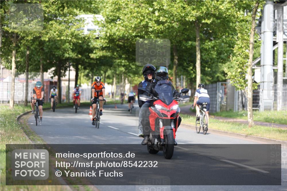 10.08.2025 - GEWOBA Citytriathlon Bremen Yannick Fuchs http://msf.ph/oto/8542232 10.08.2025 10:40:09 Radfahren 11, 47, 55, 57, 61, 79, 91, 135, 197, 227, 398, 496 meine-sportfotos.de
