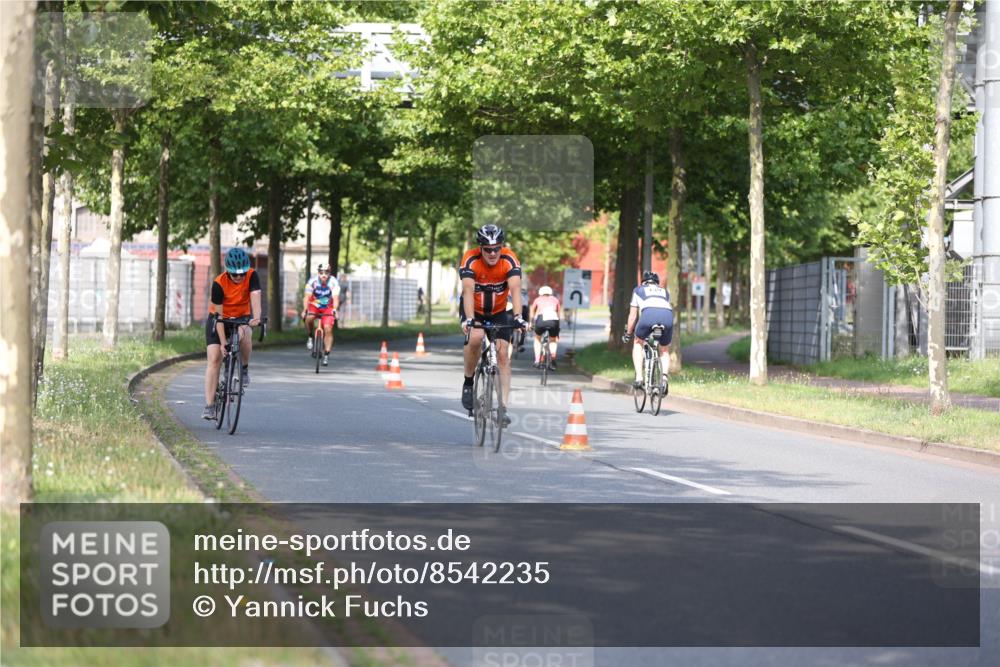 10.08.2025 - GEWOBA Citytriathlon Bremen Yannick Fuchs http://msf.ph/oto/8542235 10.08.2025 10:40:10 Radfahren 11, 47, 55, 57, 61, 79, 91, 135, 197, 227, 398, 496 meine-sportfotos.de