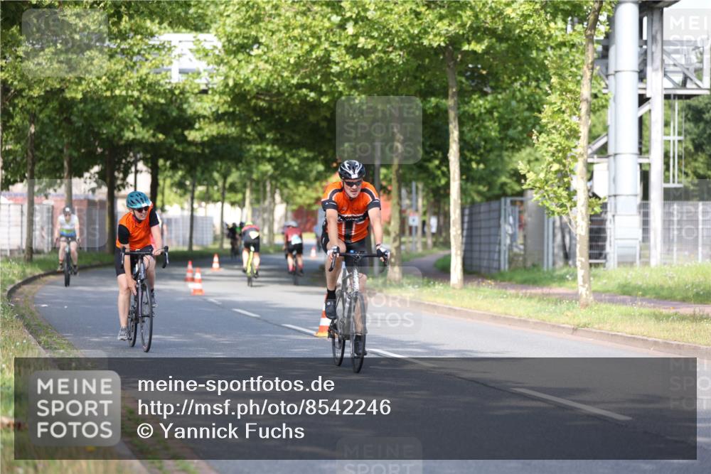 10.08.2025 - GEWOBA Citytriathlon Bremen Yannick Fuchs http://msf.ph/oto/8542246 10.08.2025 10:40:10 Radfahren 11, 47, 55, 57, 61, 79, 91, 135, 197, 227, 398, 496 meine-sportfotos.de