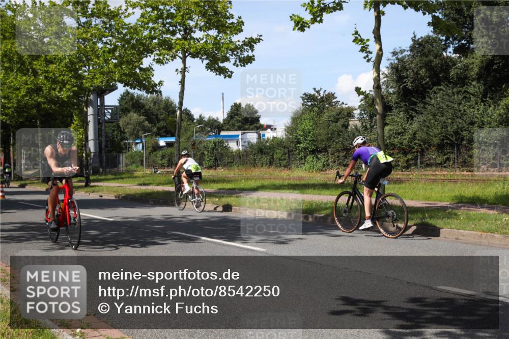 10.08.2025 - GEWOBA Citytriathlon Bremen Yannick Fuchs http://msf.ph/oto/8542250 10.08.2025 14:31:12 Radfahren 26, 97, 155, 187, 291, 335, 368, 385, 407, 412, 469, 470, 491, 494, 509 meine-sportfotos.de