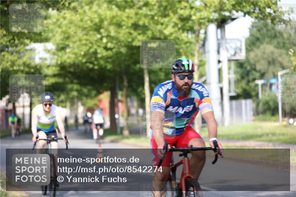 10.08.2025 - GEWOBA Citytriathlon Bremen Yannick Fuchs http://msf.ph/oto/8542274 10.08.2025 10:40:15 Radfahren 1, 11, 47, 61, 65, 79, 91, 125, 135, 197, 227, 229 meine-sportfotos.de