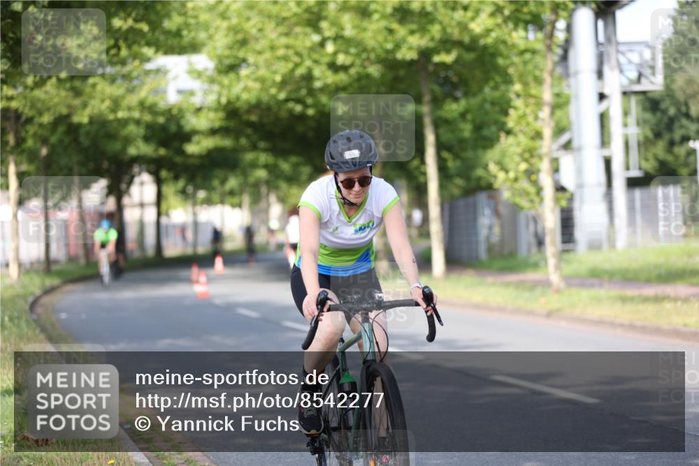 10.08.2025 - GEWOBA Citytriathlon Bremen Yannick Fuchs http://msf.ph/oto/8542277 10.08.2025 10:40:15 Radfahren 1, 11, 47, 61, 65, 79, 91, 125, 135, 197, 227, 229 meine-sportfotos.de
