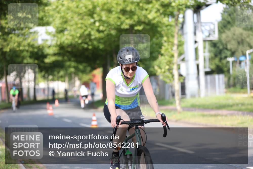 10.08.2025 - GEWOBA Citytriathlon Bremen Yannick Fuchs http://msf.ph/oto/8542281 10.08.2025 10:40:15 Radfahren 1, 11, 47, 61, 65, 79, 91, 125, 135, 197, 227, 229 meine-sportfotos.de