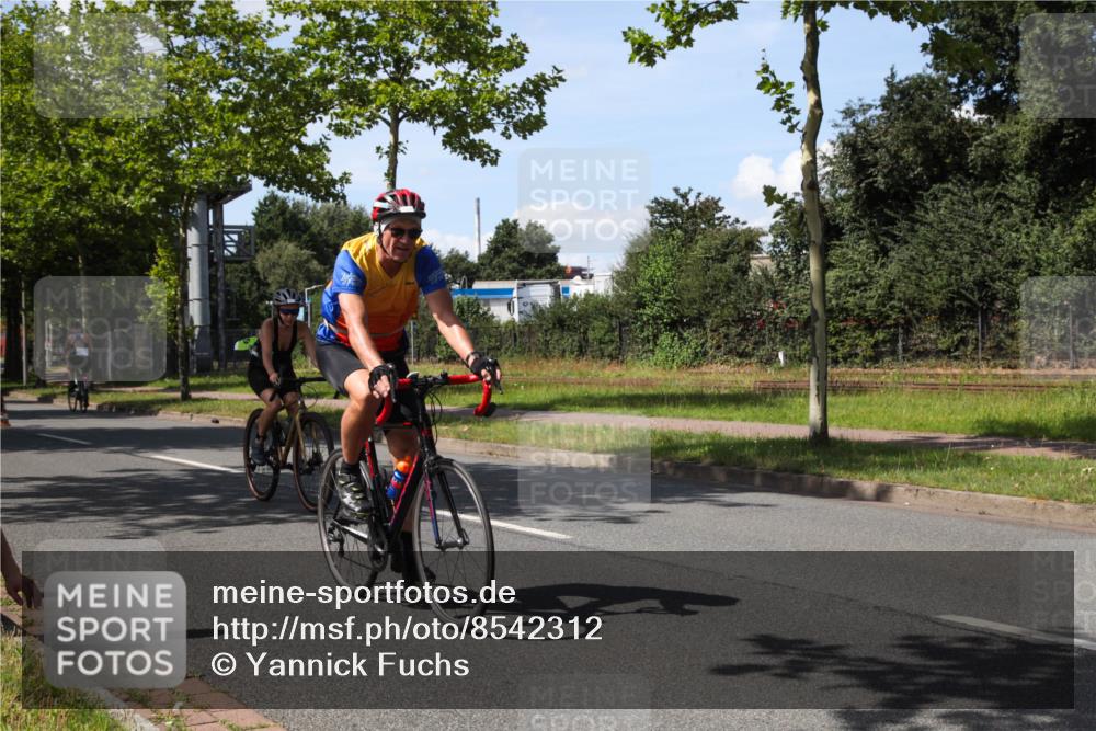 10.08.2025 - GEWOBA Citytriathlon Bremen Yannick Fuchs http://msf.ph/oto/8542312 10.08.2025 14:31:45 Radfahren 271, 324, 379, 439, 459, 475, 485, 520 meine-sportfotos.de