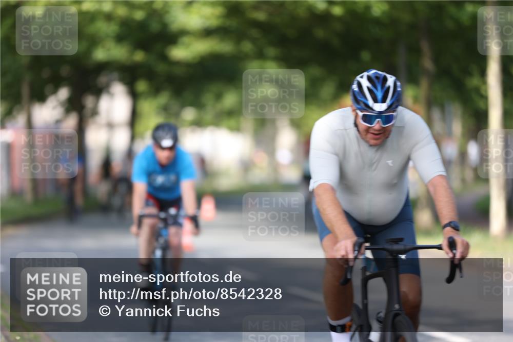 10.08.2025 - GEWOBA Citytriathlon Bremen Yannick Fuchs http://msf.ph/oto/8542328 10.08.2025 10:40:24 Radfahren 1, 11, 39, 47, 65, 125, 135, 197, 229 meine-sportfotos.de