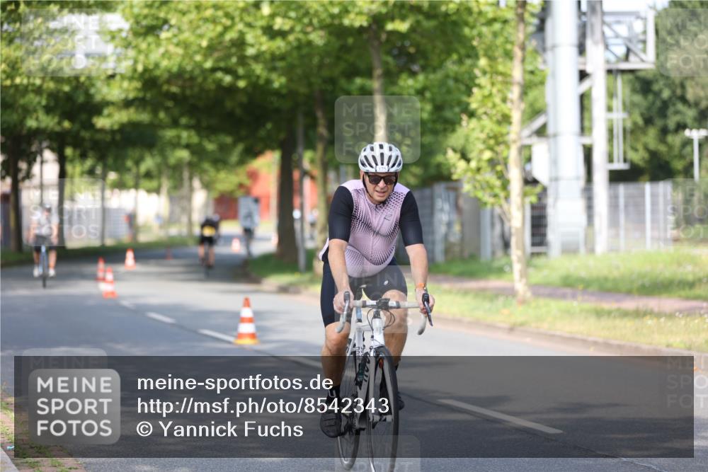 10.08.2025 - GEWOBA Citytriathlon Bremen Yannick Fuchs http://msf.ph/oto/8542343 10.08.2025 10:40:26 Radfahren 1, 11, 39, 47, 65, 125, 135, 229, 368 meine-sportfotos.de