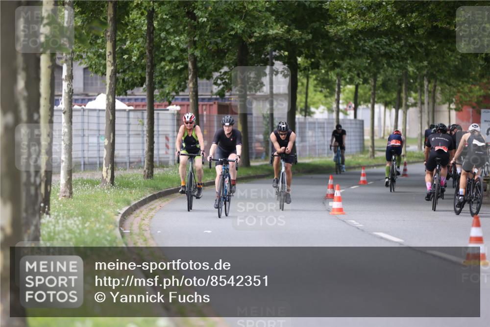 10.08.2025 - GEWOBA Citytriathlon Bremen Yannick Fuchs http://msf.ph/oto/8542351 10.08.2025 12:47:58 Radfahren 566, 587, 590, 656, 679, 767, 884, 916, 941, 943, 951 meine-sportfotos.de
