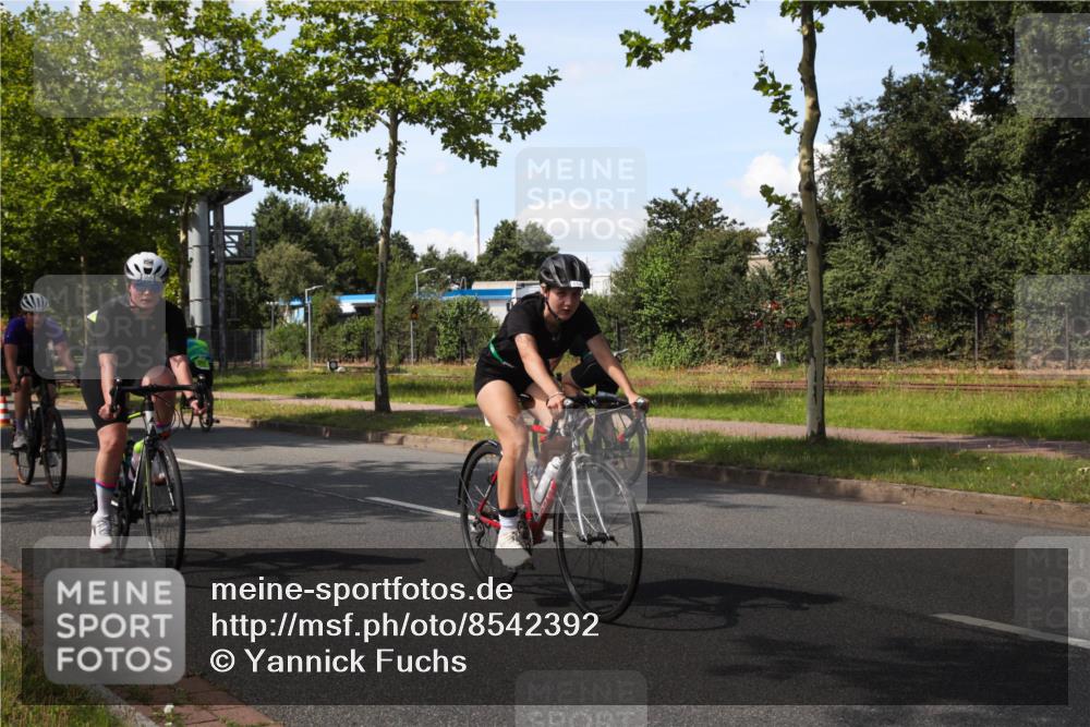10.08.2025 - GEWOBA Citytriathlon Bremen Yannick Fuchs http://msf.ph/oto/8542392 10.08.2025 14:32:13 Radfahren 104, 105, 113, 299, 344, 355, 359, 362, 366, 370, 376, 411, 433, 463, 489, 496, 508 meine-sportfotos.de