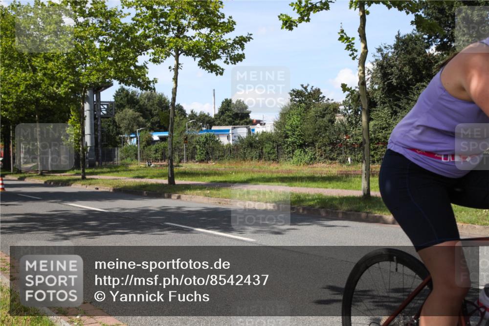 10.08.2025 - GEWOBA Citytriathlon Bremen Yannick Fuchs http://msf.ph/oto/8542437 10.08.2025 14:32:23 Radfahren 104, 105, 113, 284, 299, 344, 355, 359, 362, 366, 370, 393, 433, 463, 489, 508 meine-sportfotos.de