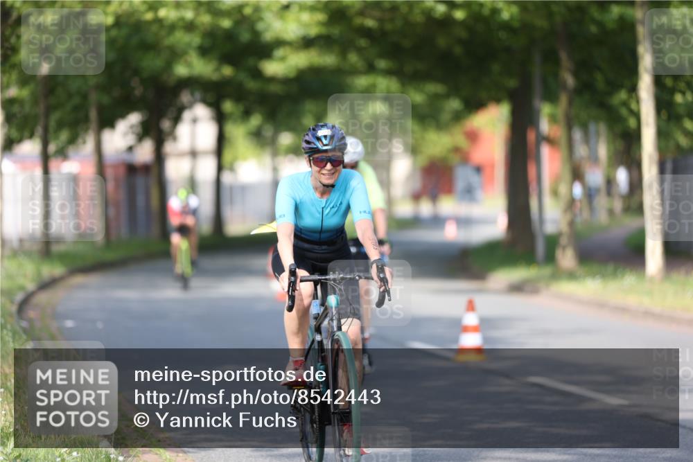10.08.2025 - GEWOBA Citytriathlon Bremen Yannick Fuchs http://msf.ph/oto/8542443 10.08.2025 10:40:48 Radfahren 23, 67, 73, 139, 141, 368, 431, 505 meine-sportfotos.de