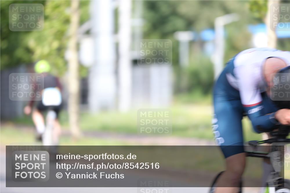 10.08.2025 - GEWOBA Citytriathlon Bremen Yannick Fuchs http://msf.ph/oto/8542516 10.08.2025 10:41:02 Radfahren 37, 67, 73, 139, 153, 203, 237, 369, 431 meine-sportfotos.de