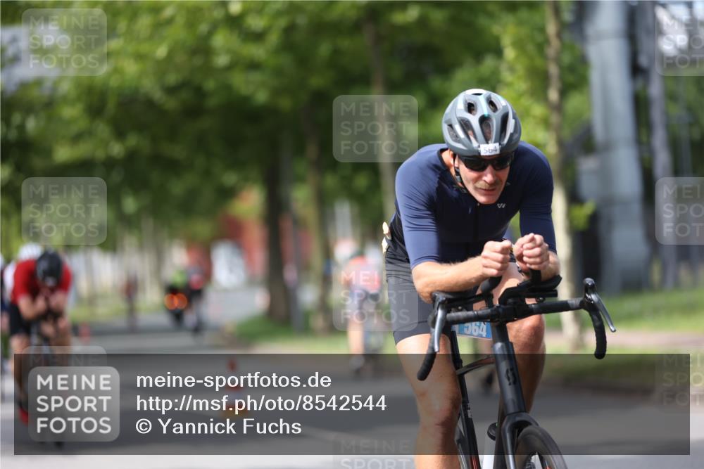10.08.2025 - GEWOBA Citytriathlon Bremen Yannick Fuchs http://msf.ph/oto/8542544 10.08.2025 12:48:39 Radfahren 564, 616, 621, 627, 630, 655, 657, 687, 717, 793, 839, 857, 876, 897, 932, 1026 meine-sportfotos.de