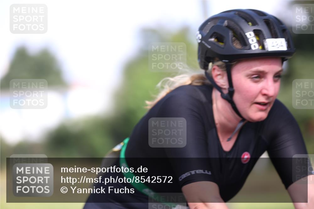 10.08.2025 - GEWOBA Citytriathlon Bremen Yannick Fuchs http://msf.ph/oto/8542572 10.08.2025 10:41:34 Radfahren 3, 15, 191, 195, 395, 484 meine-sportfotos.de