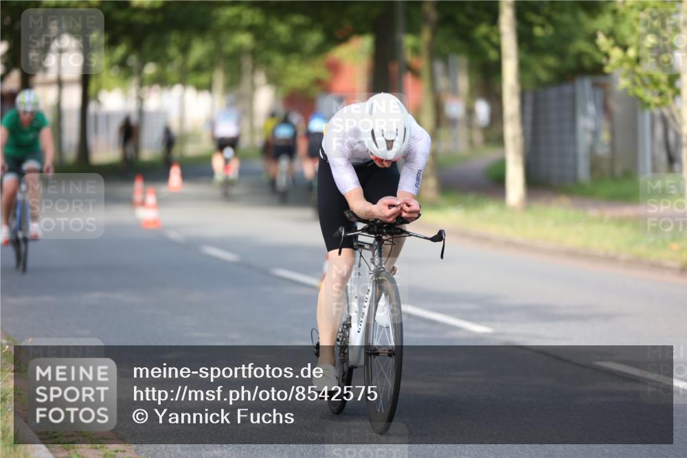 10.08.2025 - GEWOBA Citytriathlon Bremen Yannick Fuchs http://msf.ph/oto/8542575 10.08.2025 10:41:45 Radfahren 3, 9, 177, 223, 395, 410 meine-sportfotos.de