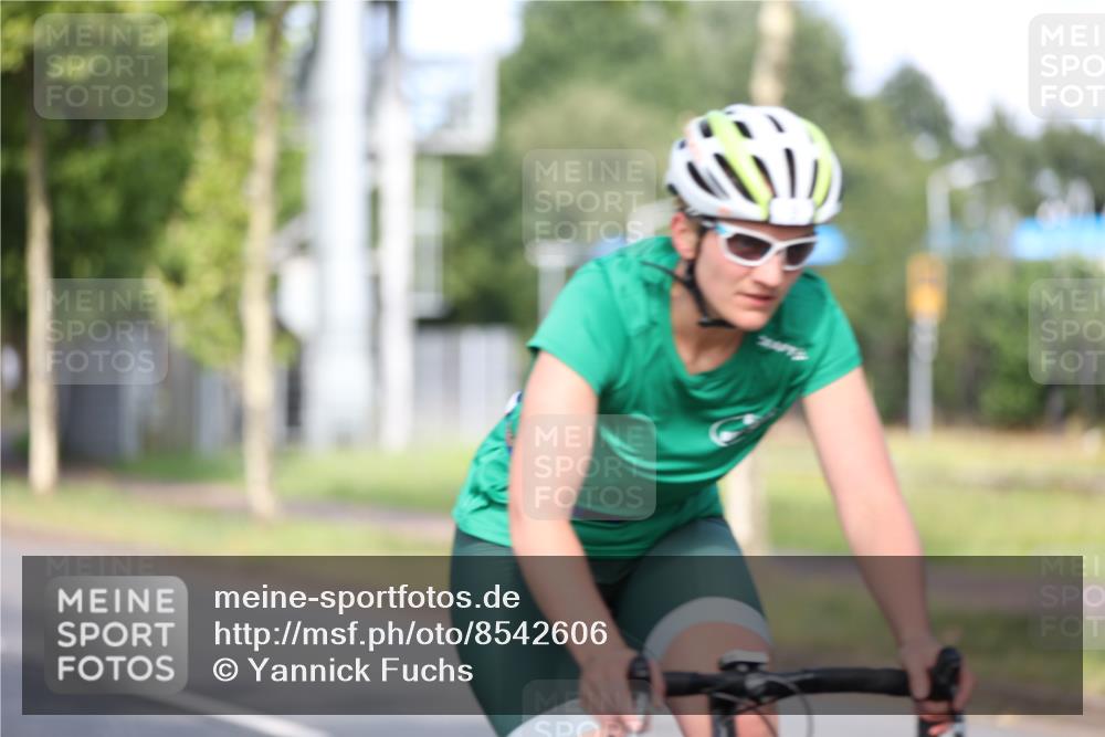 10.08.2025 - GEWOBA Citytriathlon Bremen Yannick Fuchs http://msf.ph/oto/8542606 10.08.2025 10:41:47 Radfahren 3, 9, 177, 223, 395, 410 meine-sportfotos.de