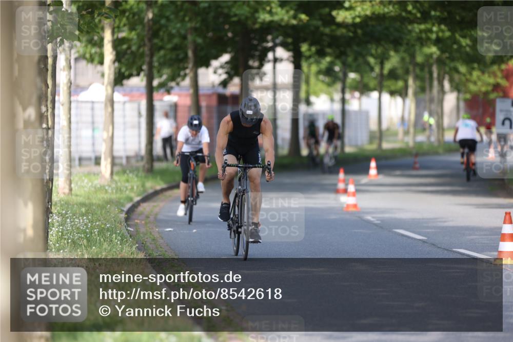 10.08.2025 - GEWOBA Citytriathlon Bremen Yannick Fuchs http://msf.ph/oto/8542618 10.08.2025 10:41:51 Radfahren 3, 9, 41, 177, 223, 395, 410 meine-sportfotos.de