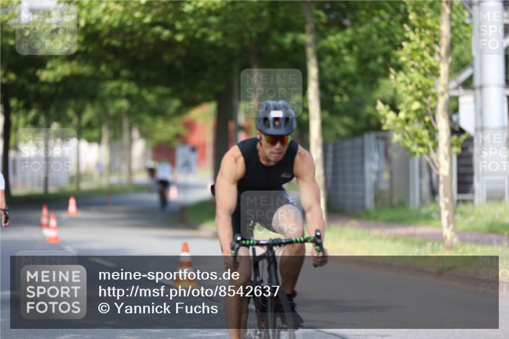 10.08.2025 - GEWOBA Citytriathlon Bremen Yannick Fuchs http://msf.ph/oto/8542637 10.08.2025 10:41:53 Radfahren 3, 9, 41, 177, 223, 395, 410 meine-sportfotos.de