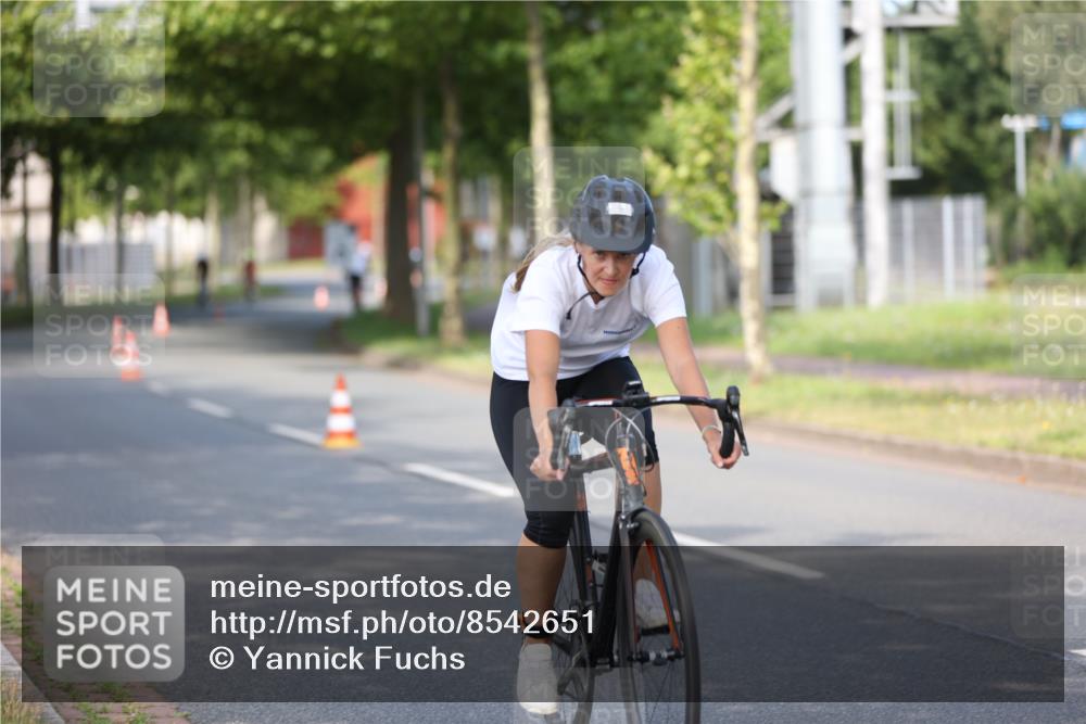 10.08.2025 - GEWOBA Citytriathlon Bremen Yannick Fuchs http://msf.ph/oto/8542651 10.08.2025 10:41:54 Radfahren 3, 9, 41, 177, 223, 395, 410 meine-sportfotos.de