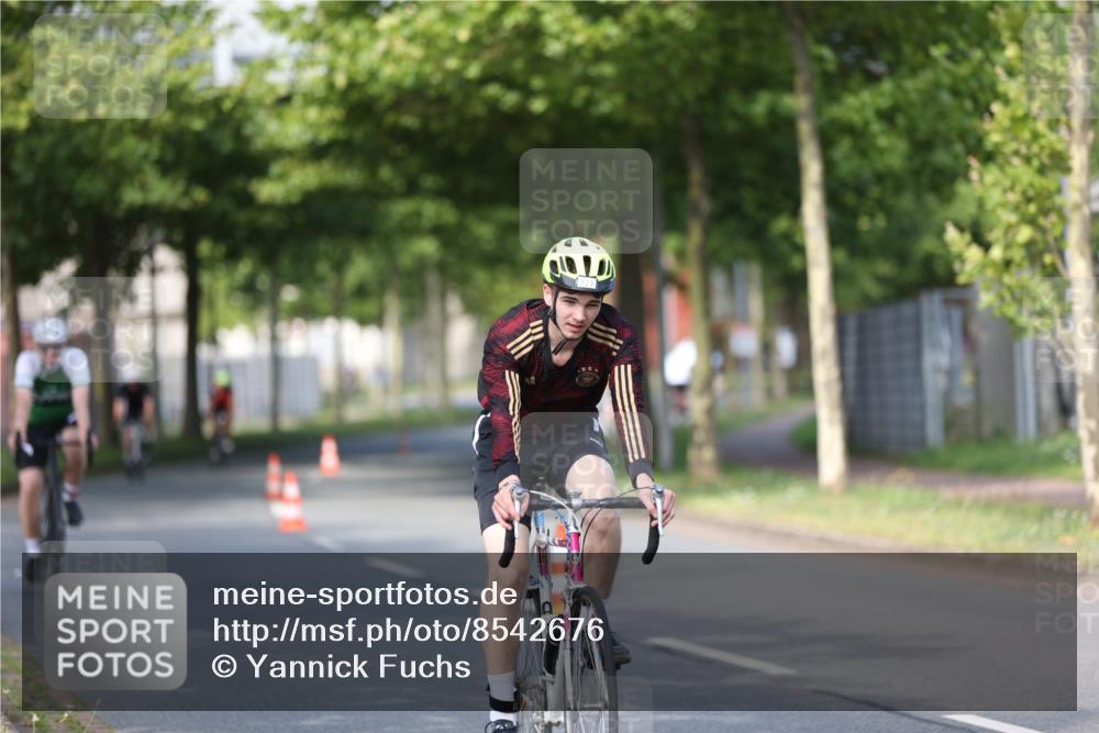 10.08.2025 - GEWOBA Citytriathlon Bremen Yannick Fuchs http://msf.ph/oto/8542676 10.08.2025 10:41:58 Radfahren 3, 9, 41, 177, 223, 395, 410 meine-sportfotos.de