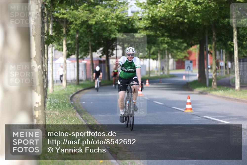 10.08.2025 - GEWOBA Citytriathlon Bremen Yannick Fuchs http://msf.ph/oto/8542692 10.08.2025 10:41:59 Radfahren 9, 41, 177, 223, 395, 410 meine-sportfotos.de