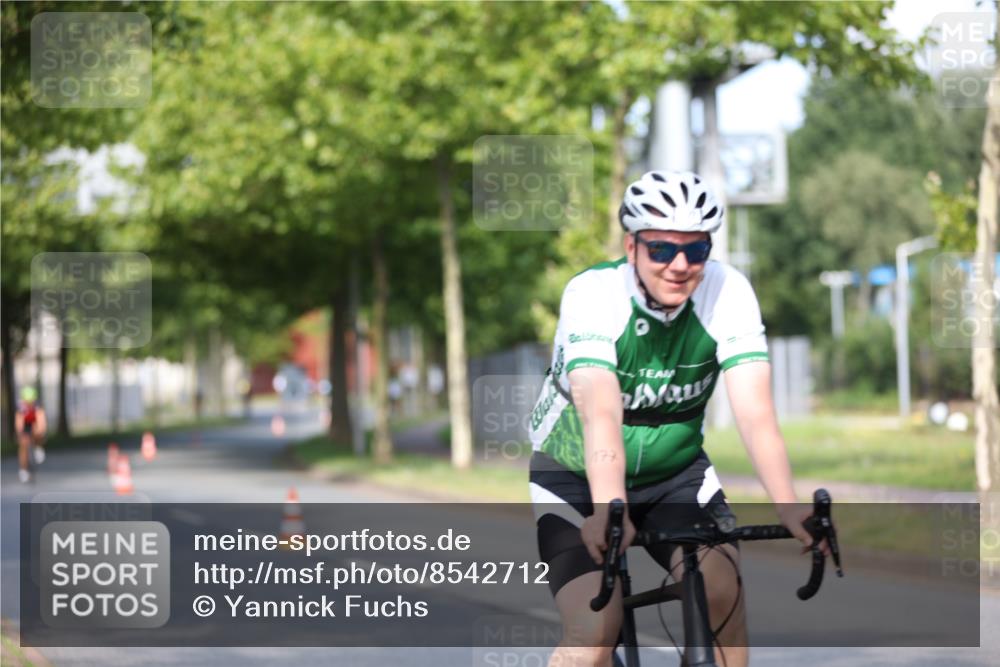 10.08.2025 - GEWOBA Citytriathlon Bremen Yannick Fuchs http://msf.ph/oto/8542712 10.08.2025 10:42:01 Radfahren 9, 41, 177, 223, 410 meine-sportfotos.de